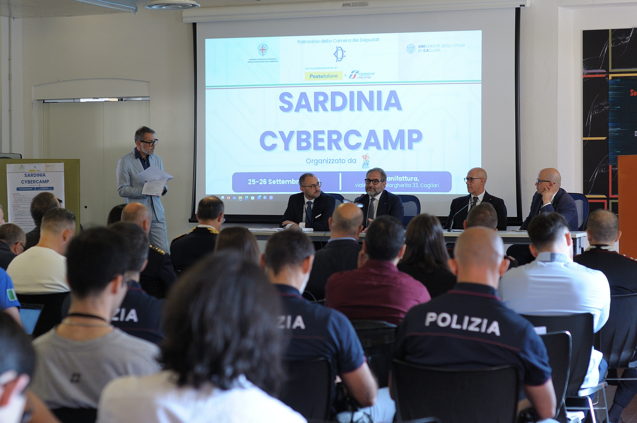 Il pubblico durante la conferenza del Sardinia Cyber Camp a Cagliari